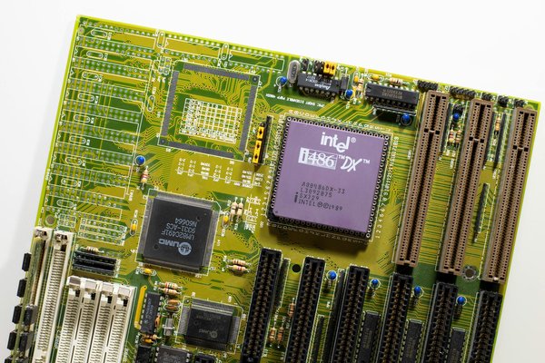 What is the role of UK computing hardware in cloud computing advancements?